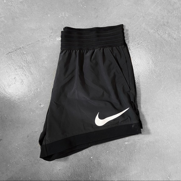 Women’s Nike Dri-Fit Short (Small) NWOT - Picture 2 of 2
